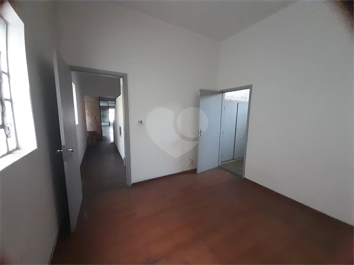 Prédio Comercial na Av. São Carlos - Excelente Oportunidade no Centro da Cidade