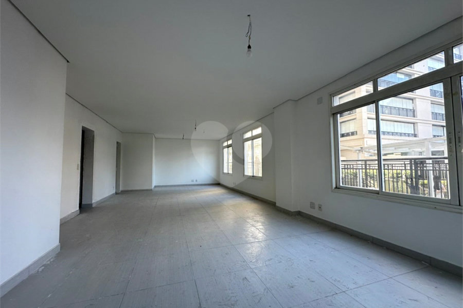 Apartamento à venda com 5 suítes em Santana, São Paulo, SP