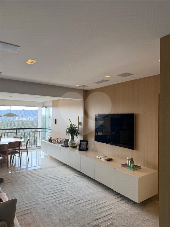 Apartamento à venda com 3 quartos, sendo 1 suíte,  em Jardim Leonor Mendes de Barros, São Paulo, SP