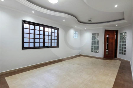 Sobrado à venda com 3 quartos, sendo 1 suíte,  em Jardim Ana Rosa, Suzano, SP