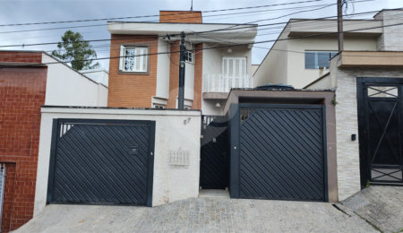 Sobrado à venda com 3 quartos, sendo 1 suíte,  em Parque São Domingos, São Paulo, SP