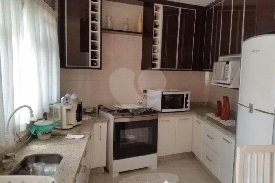 Sobrado à venda com 3 quartos, sendo 1 suíte, em Tremembé, São Paulo, SP