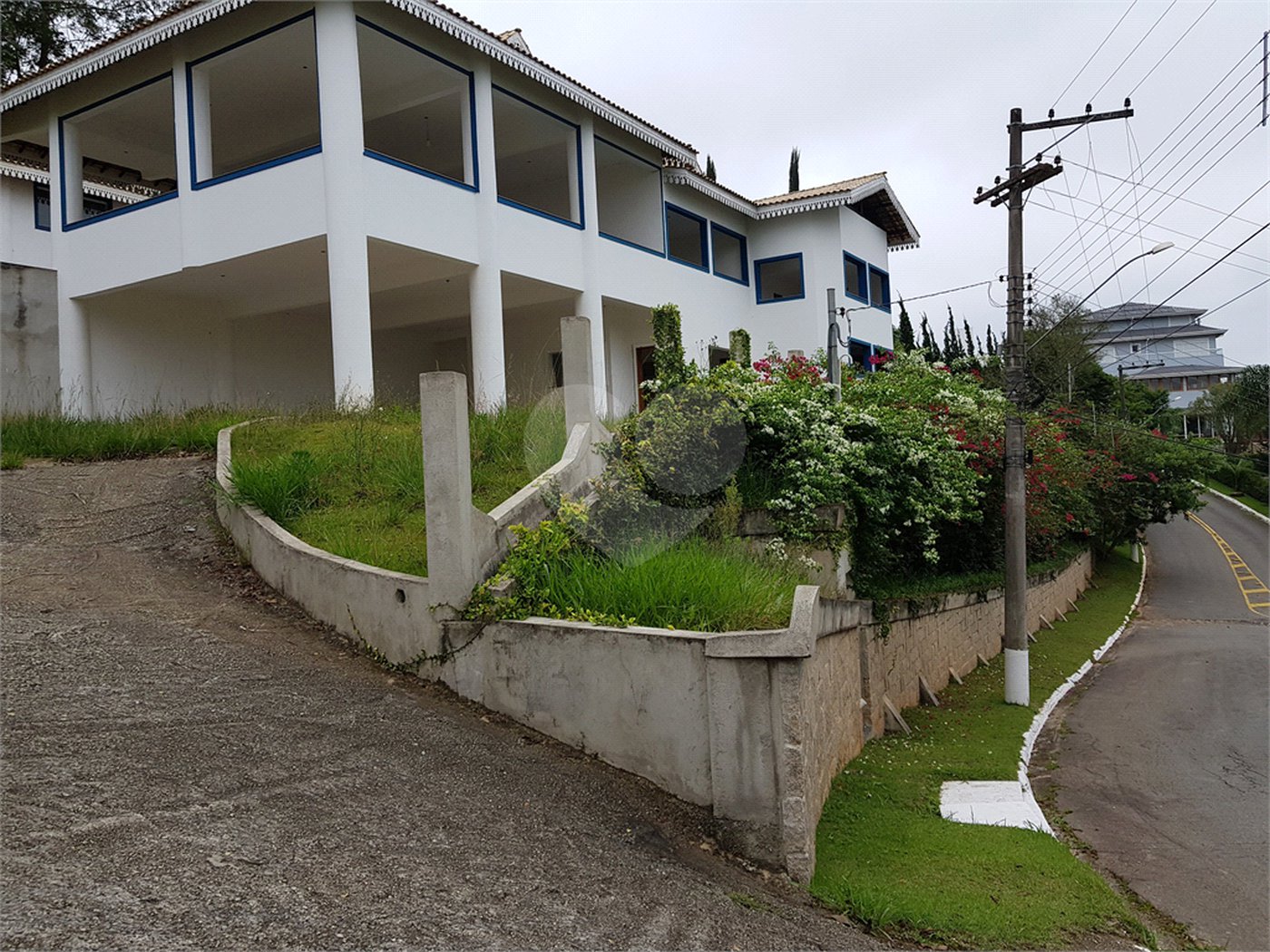 Casa à venda com 4 suítes no condomínio Suíça da Cantareira, Mairiporã - SP
