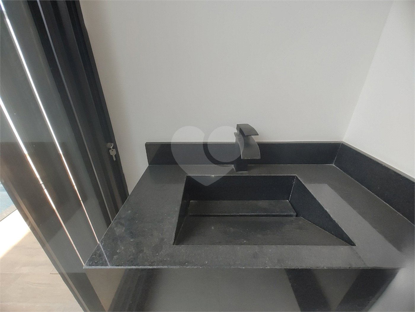Casa à venda com 3 suítes no condomínio Terras de São Francisco, Sorocaba - SP