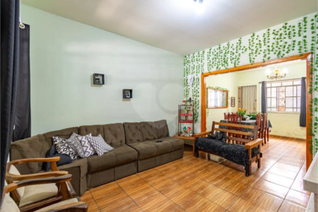 Sobrado à venda com 4 quartos, sendo 1 suíte, em Jardim das Acácias, São Paulo, SP