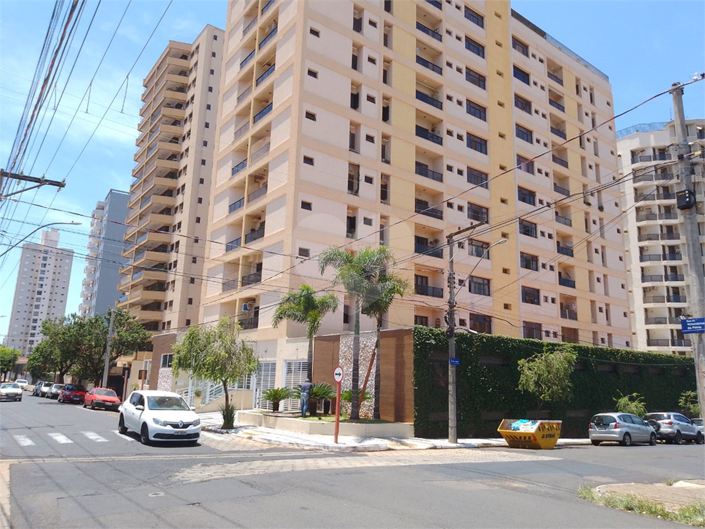 Apartamento à venda com 3 quartos, sendo 1 suíte, no Centro, Araraquara, SP