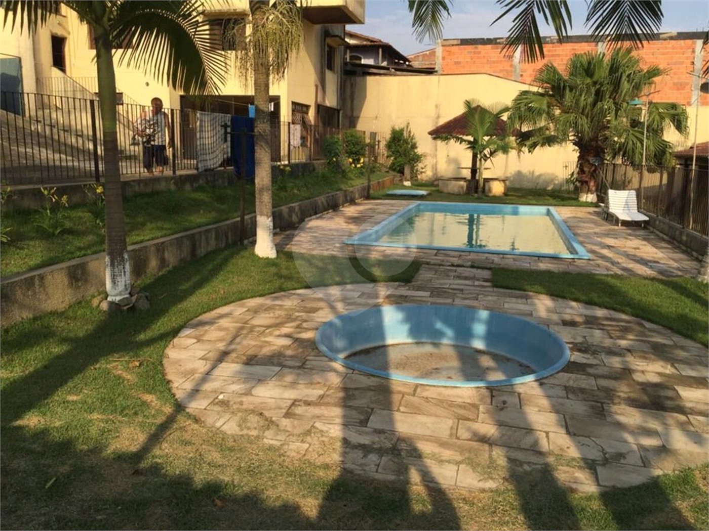 Casa à venda com 4 quartos, sendo 2 suítes,  em Vila Oliveira, Mogi das Cruzes, SP
