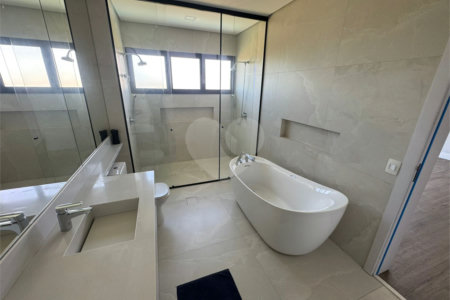 Casa à venda com 4 suítes no condomínio Villas do Golf, Itu - SP