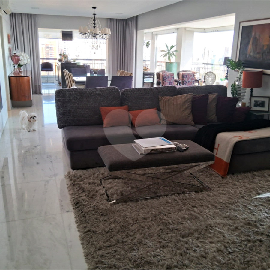 Apartamento à venda com 3 suítes em Vila Mariana, São Paulo, SP