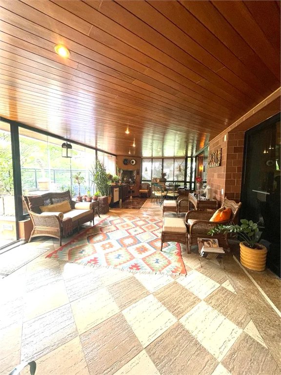 Apartamento à venda ou para alugar com 4 quartos, sendo 3 suítes,  em Jardim Vitória Régia, São Paulo, SP