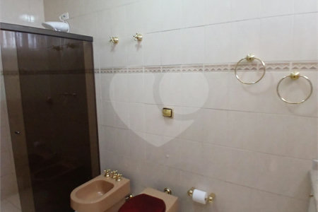 Sobrado à venda com 4 quartos, sendo 2 suítes, em Jardim Leonor, São Paulo, SP
