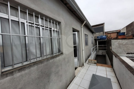 Sobrado à venda com 4 quartos em Vila Jurema, Ferraz de Vasconcelos, SP