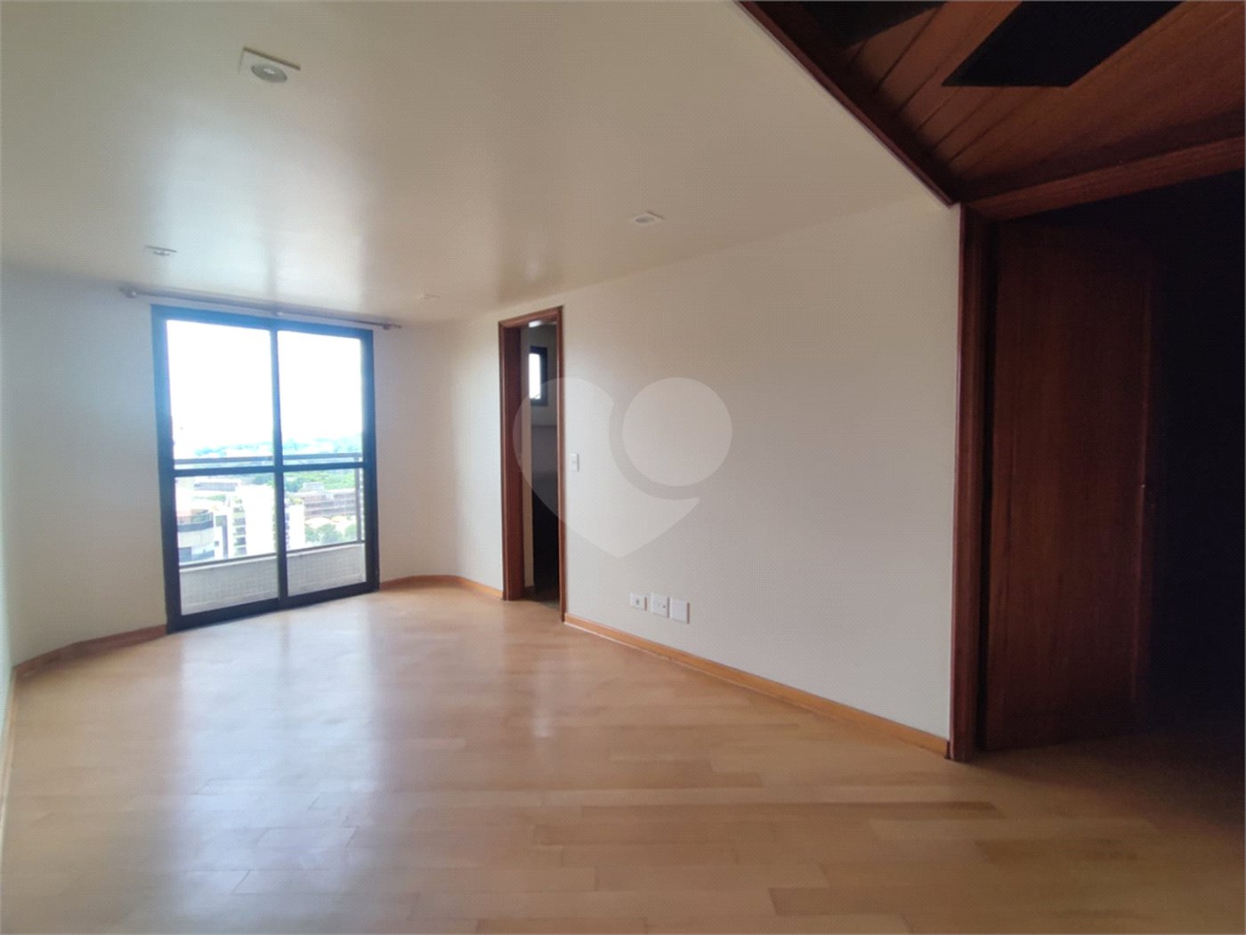 Apartamento à venda com 4 suítes em Moema, São Paulo, SP