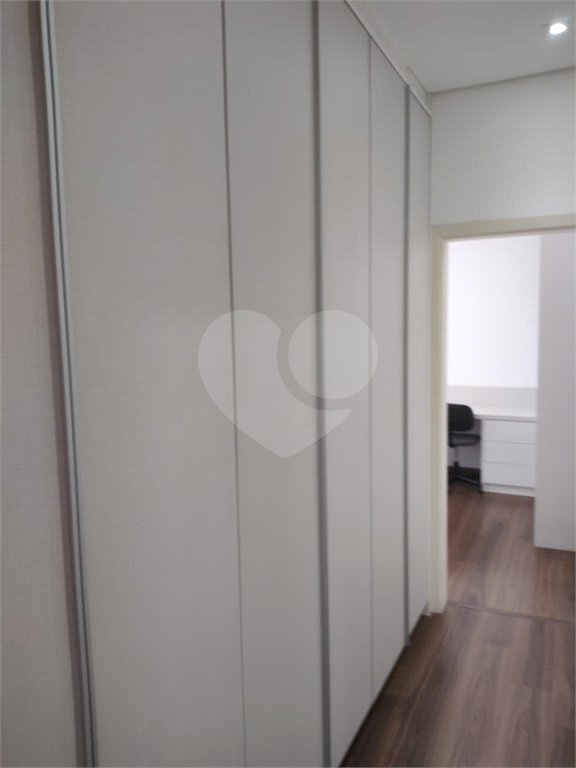 Casa à venda com 3 suítes no condomínio Estância Marambaia, Vinhedo - SP