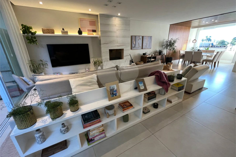 Casa à venda com 3 suítes no condomínio Domus, São Paulo - SP
