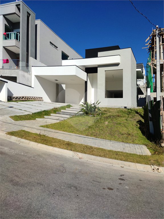 Casa à venda com 3 suítes no condomínio Aruã Brisas, Mogi das Cruzes - SP