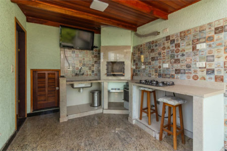 Casa à venda com 3 quartos, sendo 2 suítes,  no condomínio Sagres, São Paulo - SP