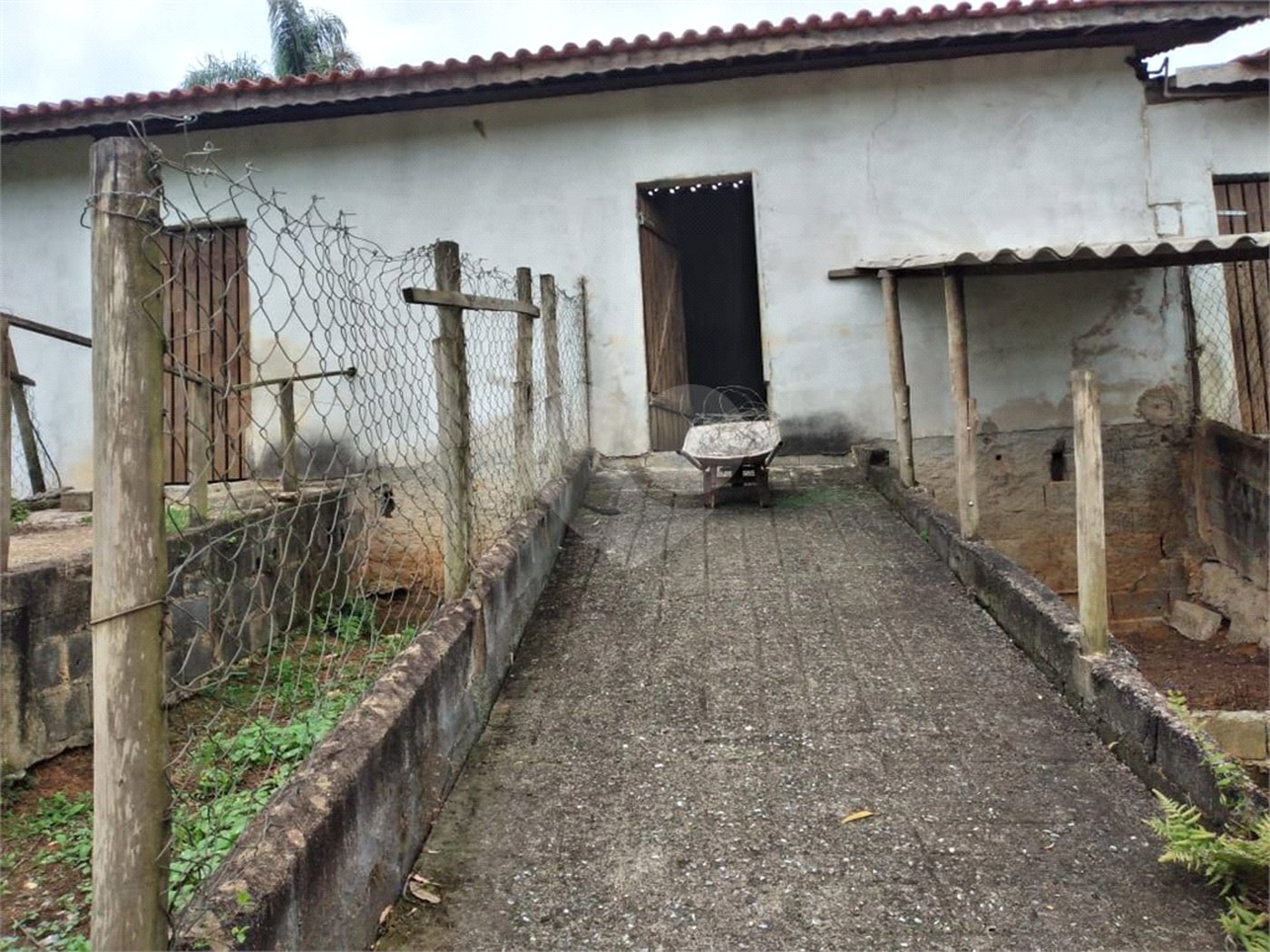 Chácara à venda com 4 quartos, sendo 3 suítes, em Ibiúna, Ibiúna, SP
