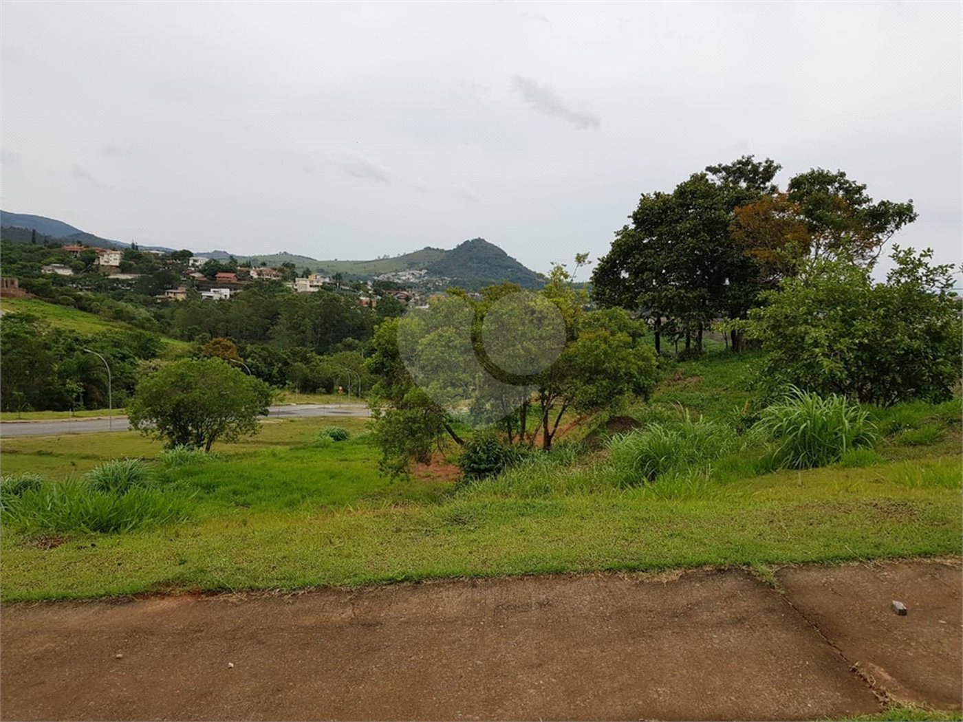 Terreno à venda em San Fernando Valley, Atibaia, SP