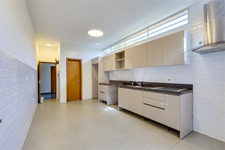 Casa Térrea à venda com 3 quartos, sendo 1 suíte, em Alto da Boa Vista, São Paulo, SP