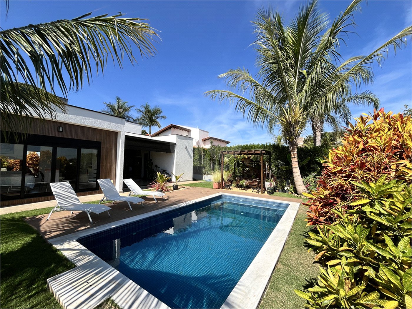 Casa à venda com 3 suítes no condomínio Village Ipanema 1, Araçoiaba da Serra - SP