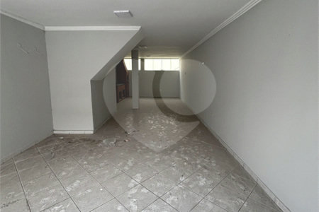 Sobrado à venda com 3 quartos, sendo 1 suíte, em Vila Invernada, São Paulo, SP