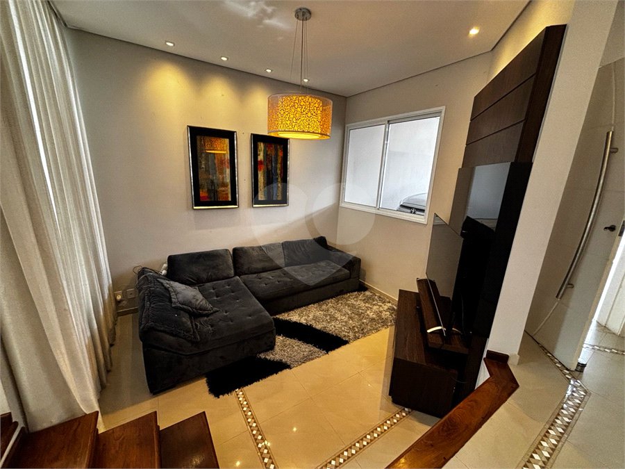 Casa à venda com 4 quartos, sendo 3 suítes,  em Vila Oliveira, Mogi das Cruzes, SP