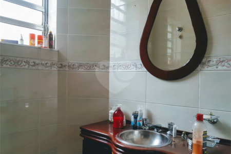 Casa à venda com 3 quartos, sendo 1 suíte, em Santo Amaro, São Paulo, SP