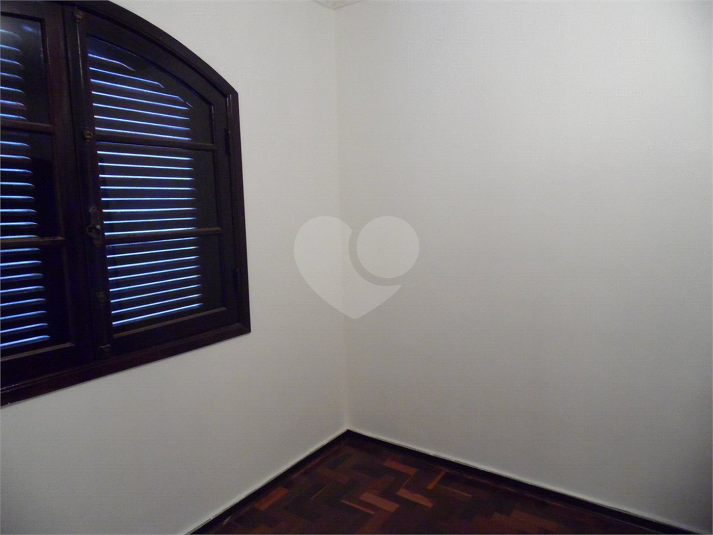 Casa à venda com 5 quartos, sendo 3 suítes, em Vila São Francisco, São Paulo, SP