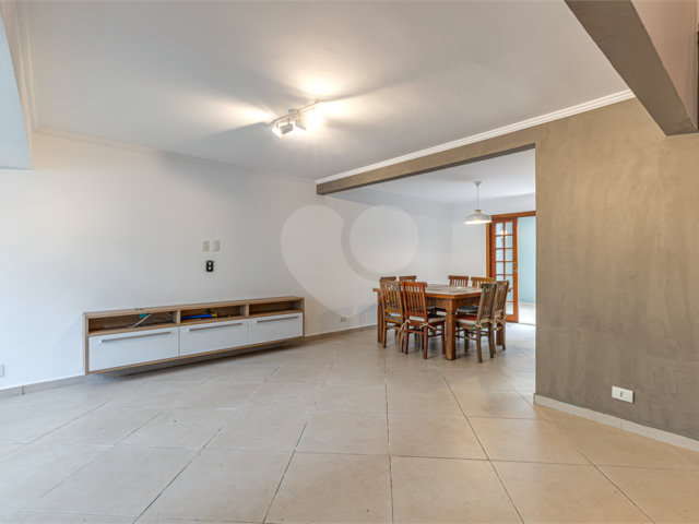 Sobrado à venda com 2 quartos, sendo 1 suíte,  em Alto da Boa Vista, São Paulo, SP