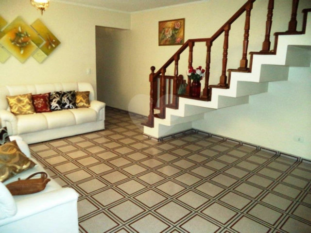 Sobrado à venda com 3 quartos, sendo 1 suíte,  em Tremembé, São Paulo, SP