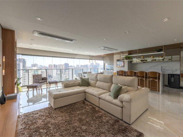 Apartamento à venda com 4 quartos, sendo 2 suítes,  em Campo Belo, São Paulo, SP
