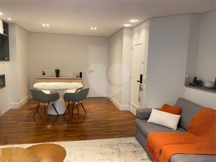 Apartamento à venda com 3 quartos, sendo 1 suíte, em Indianópolis, São Paulo, SP
