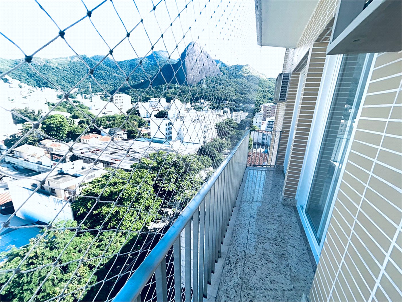 Apartamento à venda com 2 quartos, sendo 1 suíte, em Grajaú, Rio de Janeiro, RJ