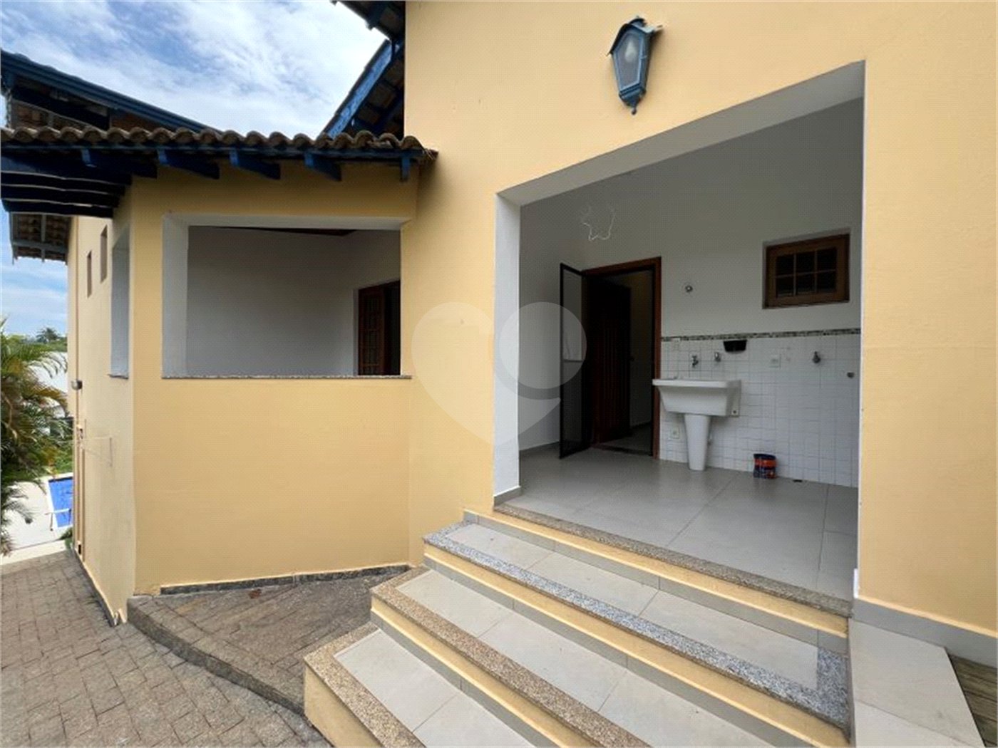 Casa à venda ou para alugar com 4 quartos, sendo 3 suítes, no condomínio Estância Marambaia, Vinhedo - SP