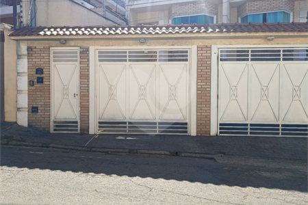 Sobrado à venda com 3 suítes em Vila Nivi, São Paulo, SP