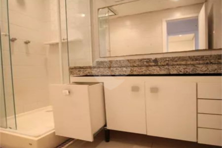 Apartamento à venda com 3 quartos, sendo 2 suítes,  em Paraíso do Morumbi, São Paulo, SP