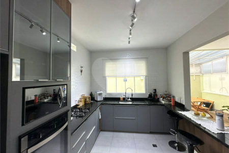 Casa à venda com 3 suítes no condomínio Vila Ytu, Indaiatuba - SP