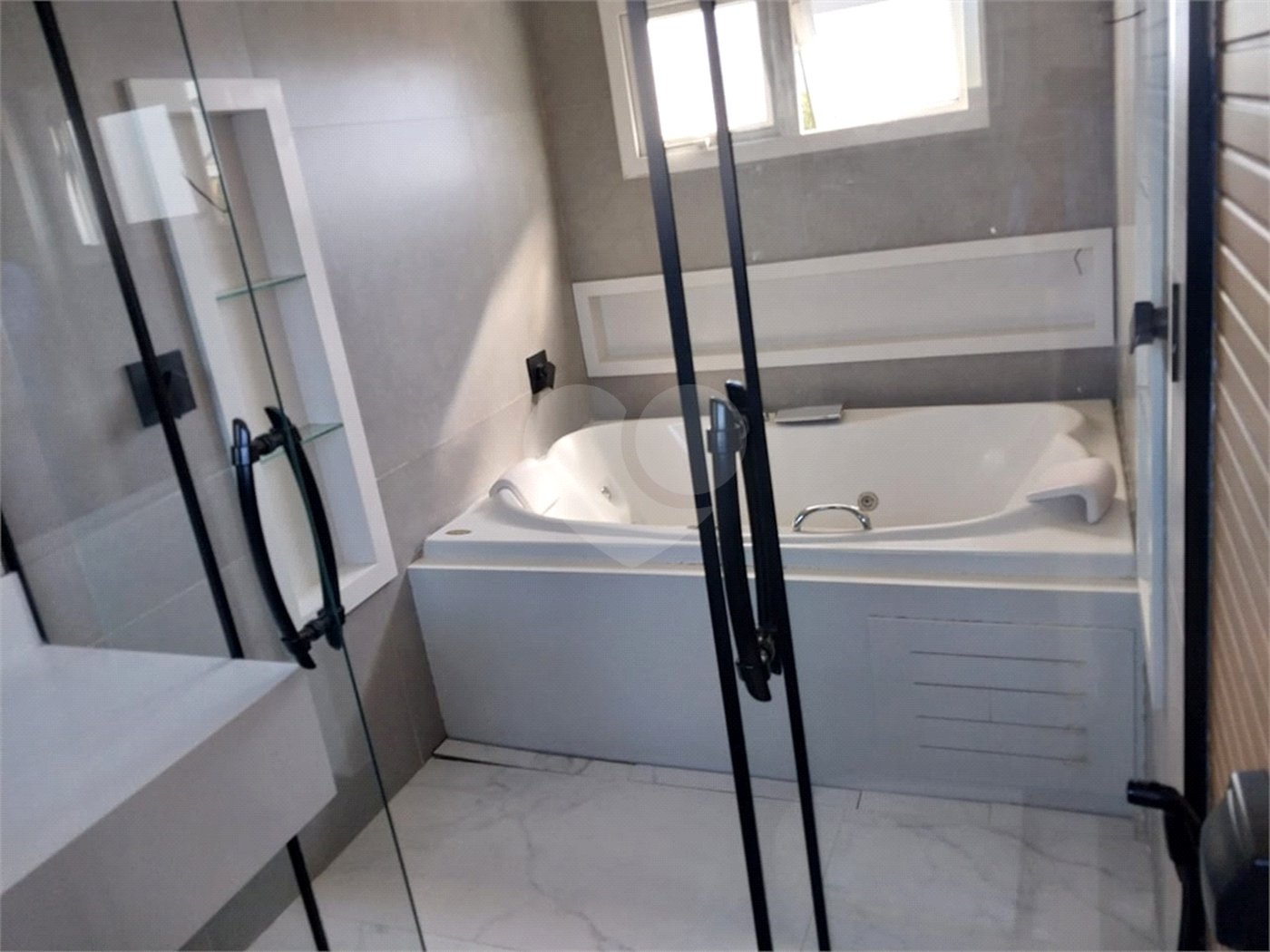 Casa à venda com 4 suítes em Vila Oliveira, Mogi das Cruzes, SP