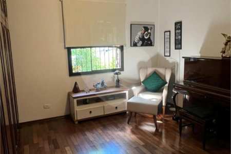 Casa à venda com 5 quartos, sendo 4 suítes, em Parque Maria Helena, São Paulo, SP