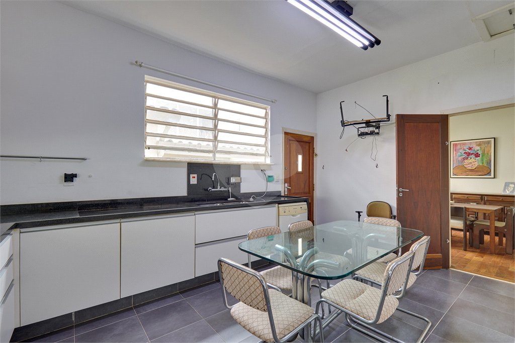 Casa Térrea à venda ou para alugar com 5 quartos, sendo 2 suítes, em Granja Julieta, São Paulo, SP