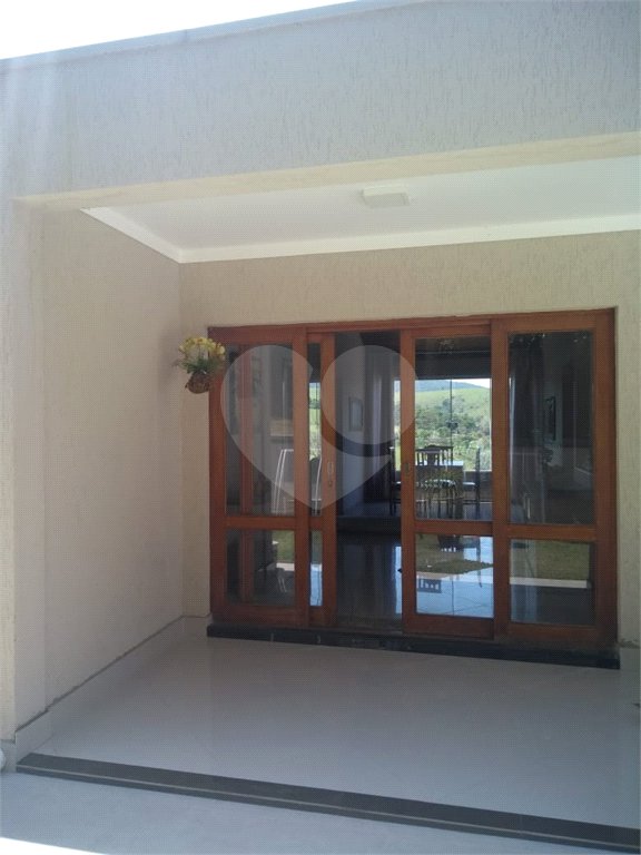 Casa à venda com 3 quartos, sendo 2 suítes,  no condomínio Vale do Sol, Bom Jesus dos Perdões - SP