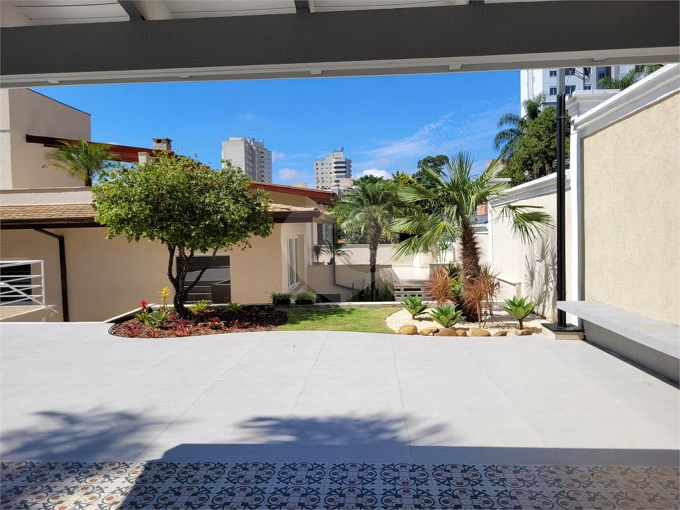 Casa à venda com 5 suítes em Paraisópolis, São Paulo, SP