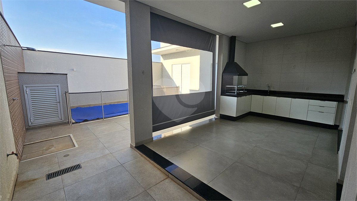 Casa para alugar com 3 suítes no condomínio Dona Lucila, Indaiatuba - SP
