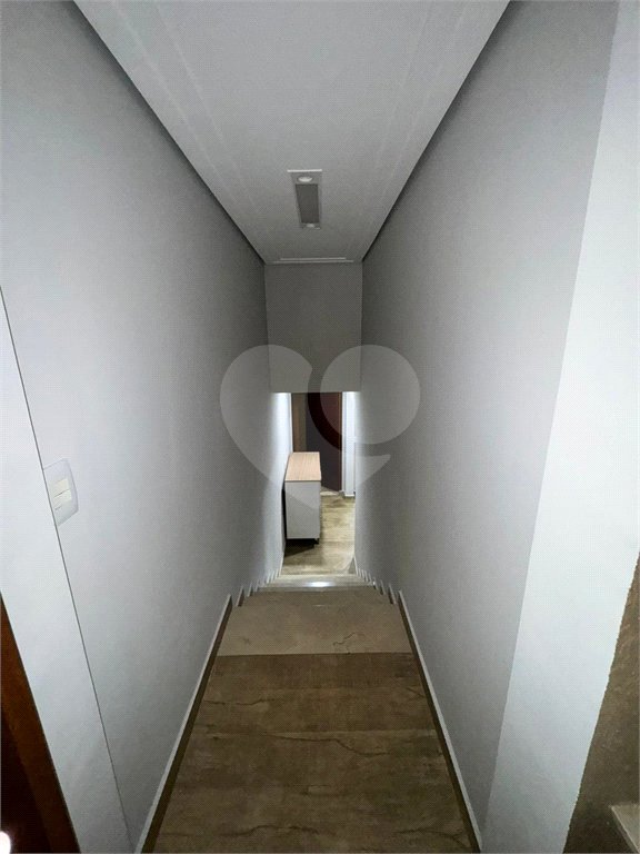 Casa à venda com 3 quartos, sendo 1 suíte, no condomínio Residencial Jardim das Flores 1510, Cotia - SP