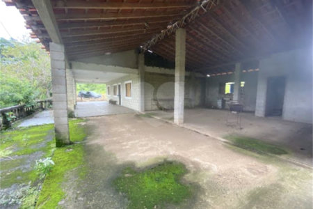 Sítio à venda com 4 quartos, sendo 1 suíte, no Centro, Elias Fausto, SP
