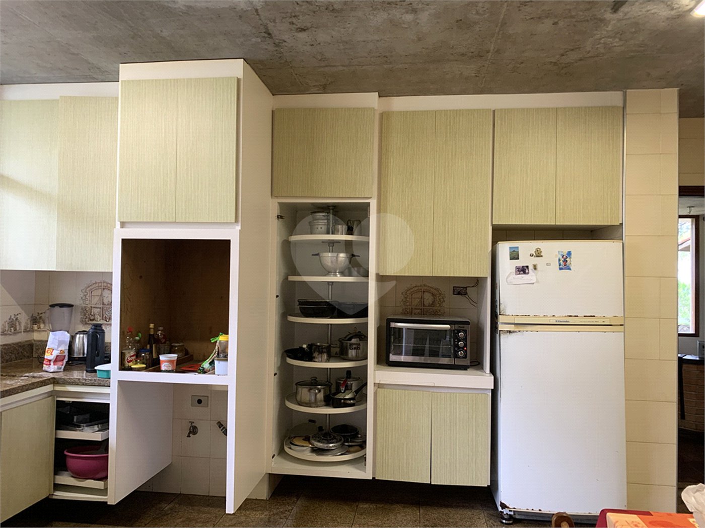 Sobrado à venda com 4 quartos, sendo 2 suítes,  em Tremembé, São Paulo, SP
