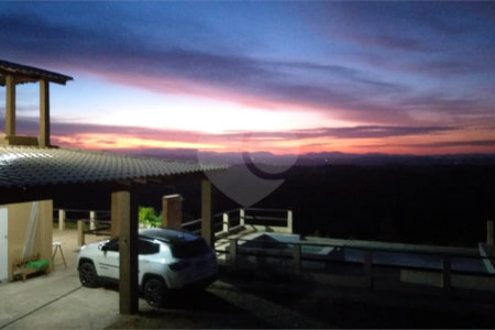 Chácara à venda com 3 quartos, sendo 1 suíte,  em Botujuru, Mogi das Cruzes, SP