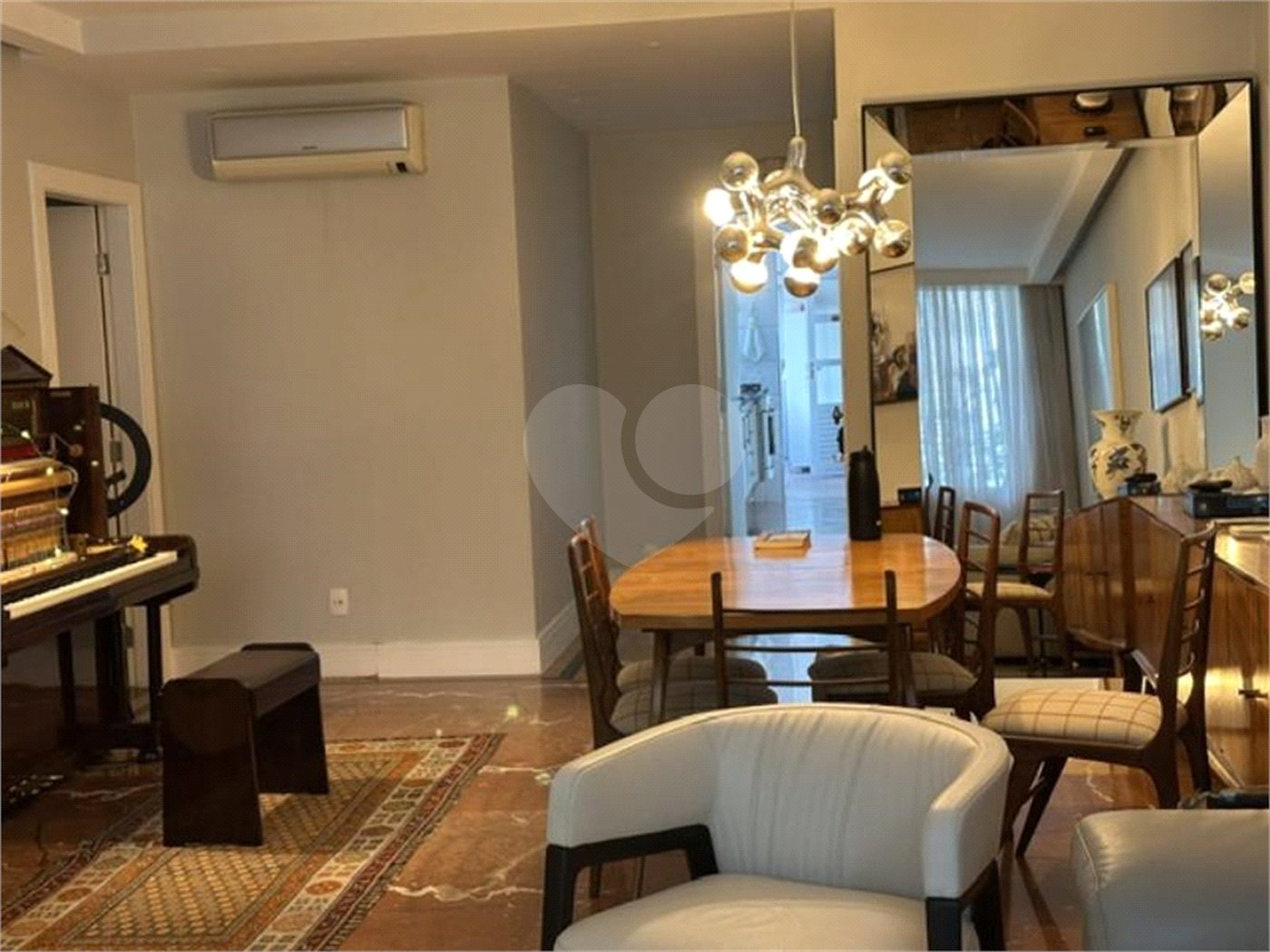 Apartamento à venda com 3 quartos, sendo 1 suíte,  em Cerqueira César, São Paulo, SP