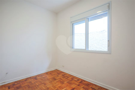 Casa Térrea à venda com 3 quartos, sendo 1 suíte, em Cidade Vargas, São Paulo, SP